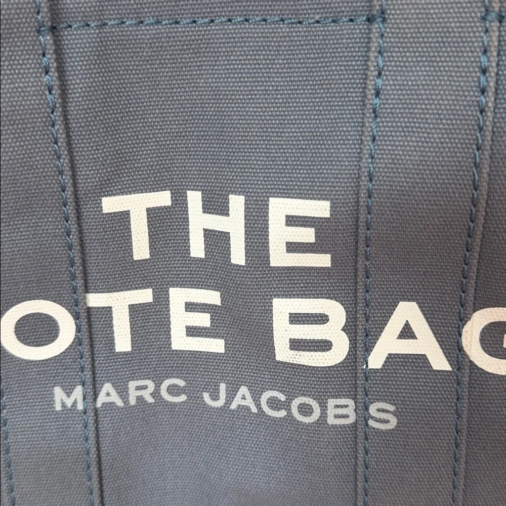 Marc Jacobs Tote Bag - Picture 2 of 9